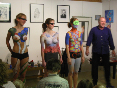 Bodypainting beim Opening Kunstverein ARTtoUS in Wolfgang End's Atelier