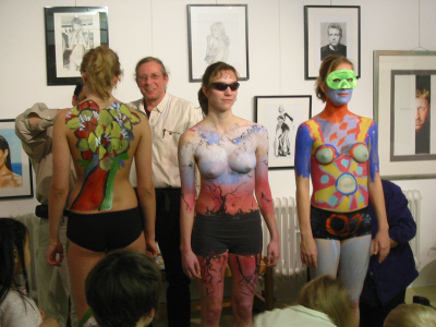 Bodypainting beim Opening Kunstverein ARTtoUS in Wolfgang End's Atelier